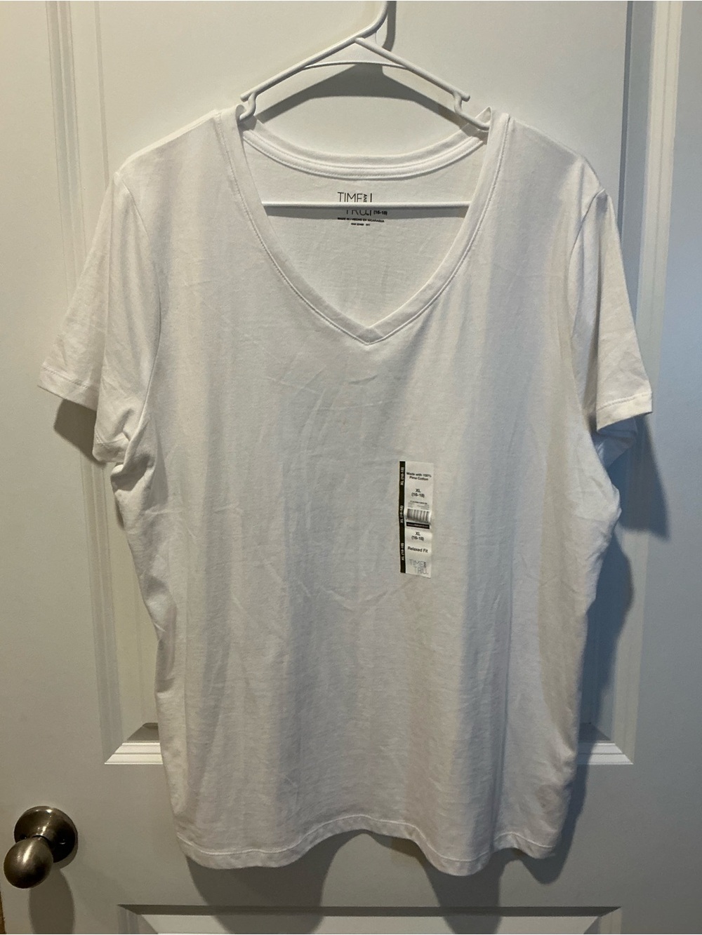 Time and Tru White V-Neck Short Sleeve Tee